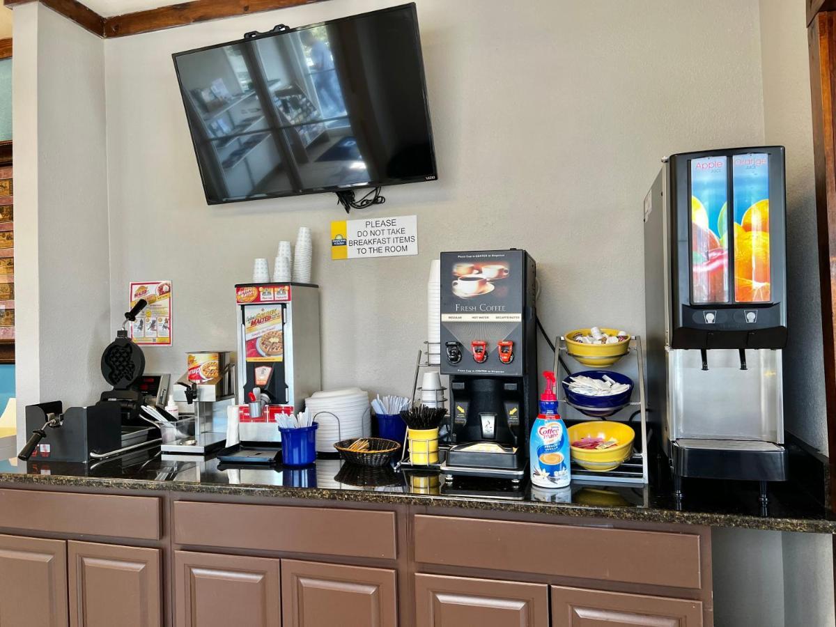 弗雷德里克斯堡戴斯套房酒店 外观 照片